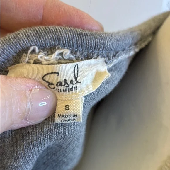 Easel Gray and Cream Boxy 3/4 Sleeve Sweater - Oversized - Picture 2 of 10